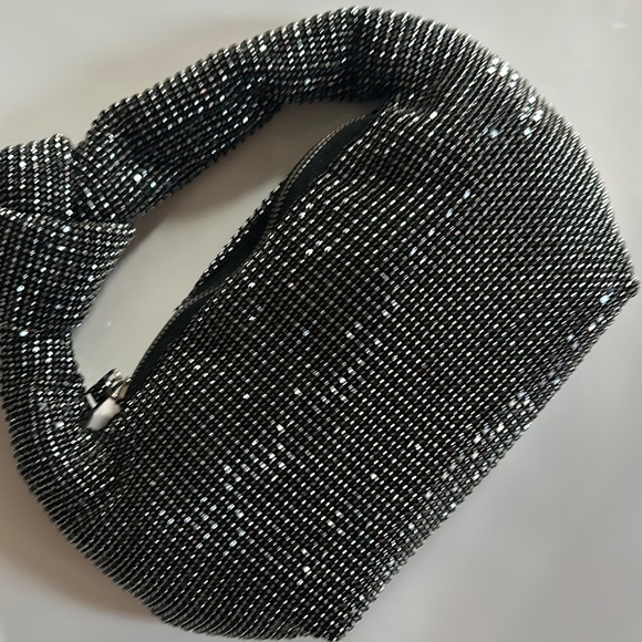 Sleek Black Mesh Wristlet Clutch - Picture 3 of 9